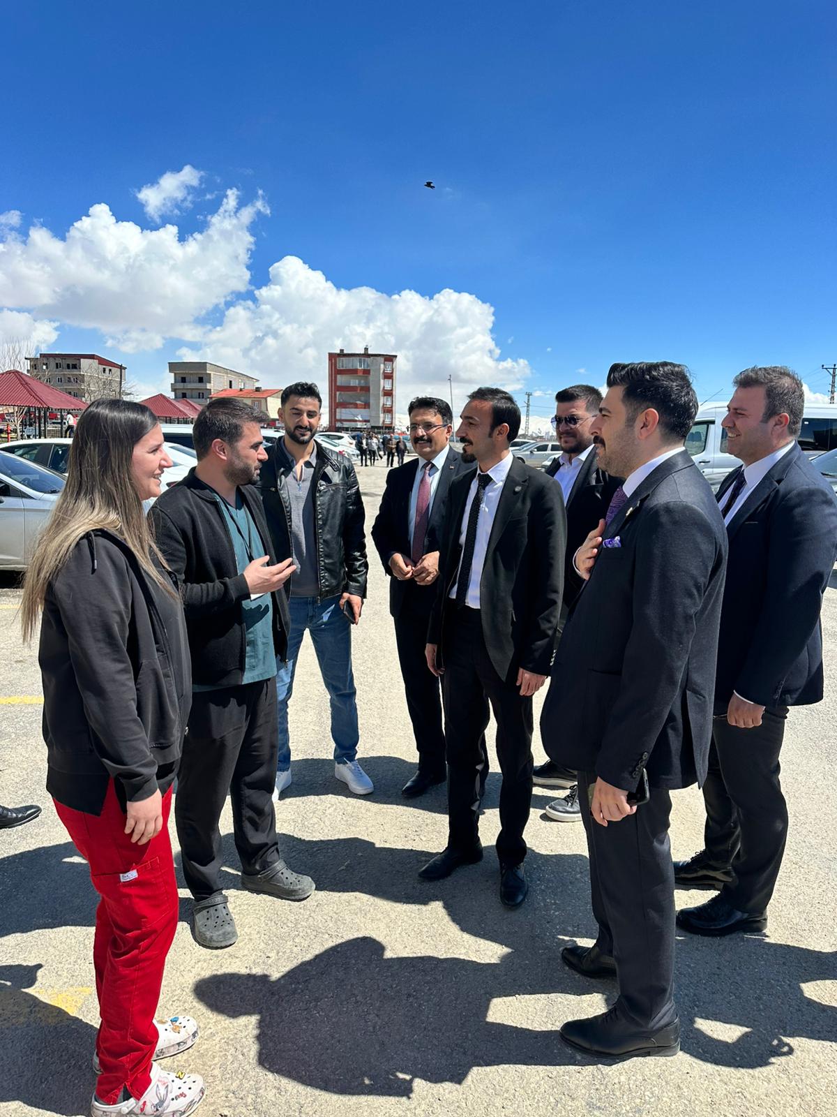 HAKKARİ'DE SAĞLIK KURUMLARINA ZİYARETTE BULUNDUK